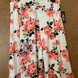 NWT Agnes & Dora Pleated Midi Skirt White and Pink Floral
